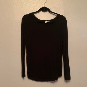 Black long sleeve t-shirt